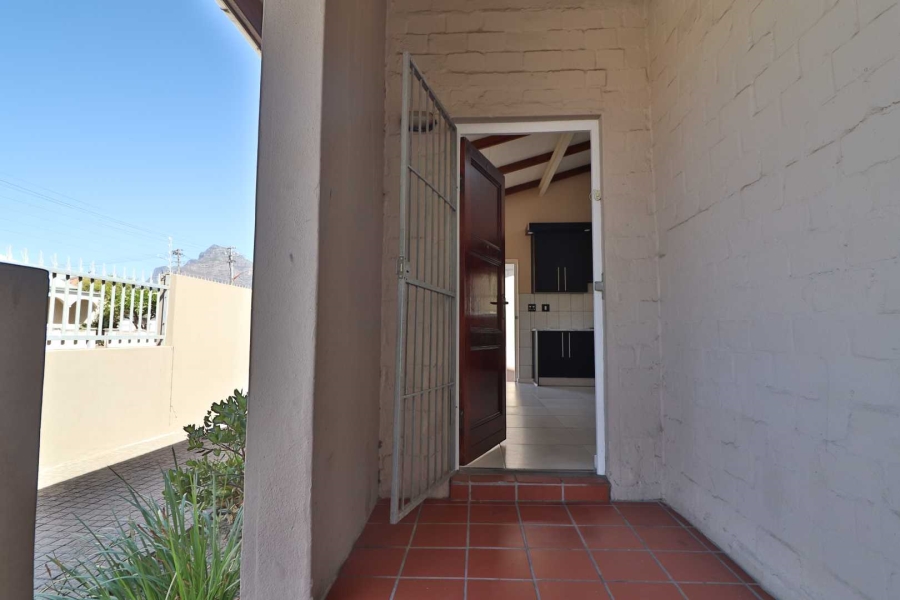 2 Bedroom Property for Sale in Maitland Western Cape